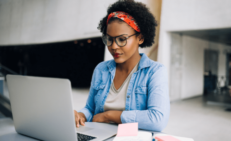 Business woman working on lapto